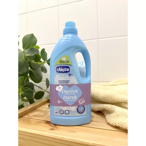 CHICCO Aviváž koncentrovaná 1,5 l, 60 praní + vlhčené ubrousky 72 ks zdarma