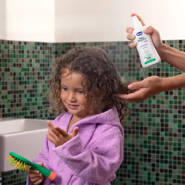 CHICCO Sprej na rozčesávání vlasů Baby moments Kids 200ml, 0m+